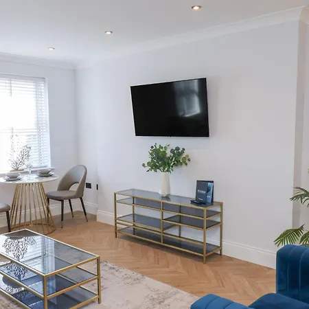 The Salisbury Appartement